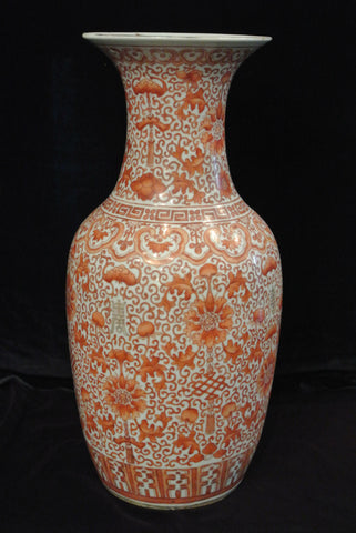 Porcelain Vase Rouge En Fer